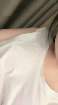 抖音网红！可爱至极！~【京鱼儿】大尺度粉穴天然美乳~哇塞，女神不常来，可遇不可求 截图7