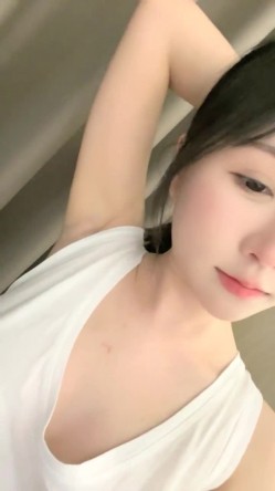 抖音网红！可爱至极！~【京鱼儿】大尺度粉穴天然美乳~哇塞，女神不常来，可遇不可求 截图16