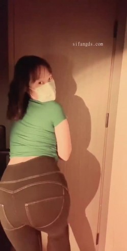 最新快手泄密！大奶少妇【婷宝】定制福利，露脸抖奶自慰骚货身材嘎嘎好 截图2