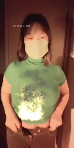 最新快手泄密！大奶少妇【婷宝】定制福利，露脸抖奶自慰骚货身材嘎嘎好 截图5