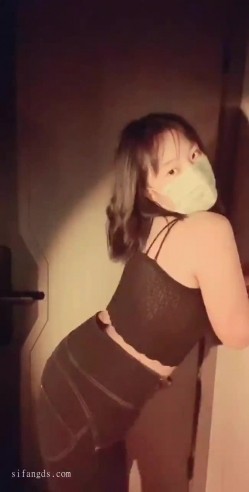 最新快手泄密！大奶少妇【婷宝】定制福利，露脸抖奶自慰骚货身材嘎嘎好 截图9