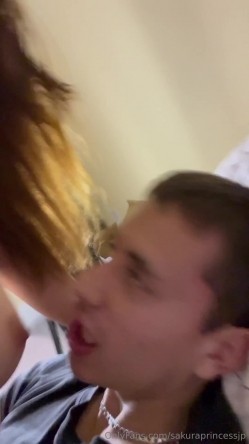️蜜桃臀高颜值小母狗【sakuraprincessjp】与洋男友各种露脸性爱自拍，毒龙无套激情四射 截图11