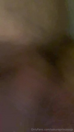 ️蜜桃臀高颜值小母狗【sakuraprincessjp】与洋男友各种露脸性爱自拍，毒龙无套激情四射 截图15