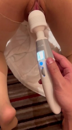 推特优质超强调教大佬【Big烟枪】神作3P群P女女百合一字马大量潮喷露脸各种刺激调教 截图1