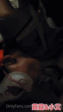 绿帽癖淫妻母狗【艾蜜莉】解锁私拍完结篇~协闺蜜约战粉丝换老公4P叠插排插超辣眼睛 截图15