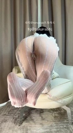推特21万粉，抖音颜值女神【九条南无】最新会员群福利，白色蕾丝自慰玩穴失禁 截图8