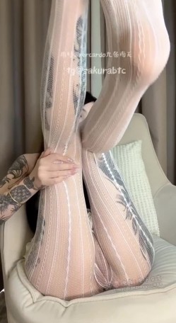 推特21万粉，抖音颜值女神【九条南无】最新会员群福利，白色蕾丝自慰玩穴失禁 截图12