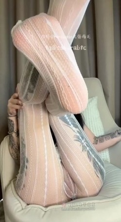 推特21万粉，抖音颜值女神【九条南无】最新会员群福利，白色蕾丝自慰玩穴失禁 截图14