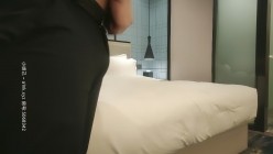 七天探花_赵总代班高颜值甜美萌妹，极品美胸风骚尤物，啪啪骚话浪叫不断，直播间人气爆满 截图2