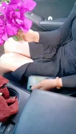 【钢炮寻爱】 户外车震~沟搭人妻熟女催情药无套内射 截图2