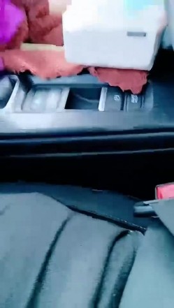 【钢炮寻爱】 户外车震~沟搭人妻熟女催情药无套内射 截图5