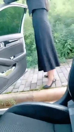 【钢炮寻爱】 户外车震~沟搭人妻熟女催情药无套内射 截图11