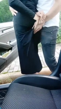 【钢炮寻爱】 户外车震~沟搭人妻熟女催情药无套内射 截图12