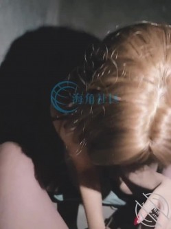 【海角_169310278101】美腿嫂子小骚货，趁装修工装修时打炮，地库打炮滋了一地水，忍不住叫 站不稳 截图4