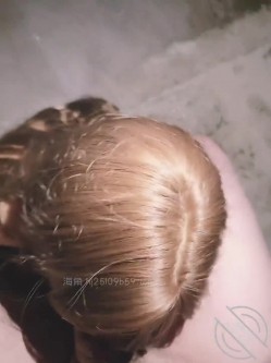 【海角_169310278101】美腿嫂子小骚货，趁装修工装修时打炮，地库打炮滋了一地水，忍不住叫 站不稳 截图8