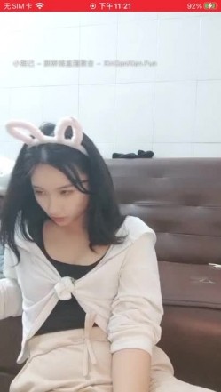 极品高颜冷艳御姐，反差小妈感女主播「金刚护撸娃」「小奶猫」激情淫语撩骚，和姐妹下海大秀，互舔互口假鸡巴互插 截图12