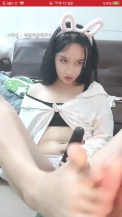 极品高颜冷艳御姐，反差小妈感女主播「金刚护撸娃」「小奶猫」激情淫语撩骚，和姐妹下海大秀，互舔互口假鸡巴互插 截图13