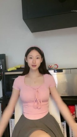 大学生下海！音乐系顶尖素颜女神~【学生妹妹】道具自慰~爽，极品极品，清纯指数爆表，喷血推荐 截图7