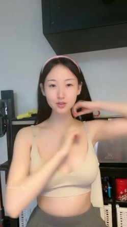 大学生下海！音乐系顶尖素颜女神~【学生妹妹】道具自慰~爽，极品极品，清纯指数爆表，喷血推荐 截图13