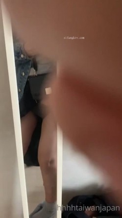 《极品反差淫妻泄密》露脸才是王道！推特温柔贤惠型娇妻mumi私拍第二季，表里不一大玩性爱，调教露出道具 截图10