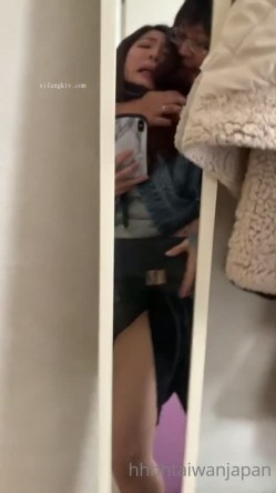 《极品反差淫妻泄密》露脸才是王道！推特温柔贤惠型娇妻mumi私拍第二季，表里不一大玩性爱，调教露出道具 截图14