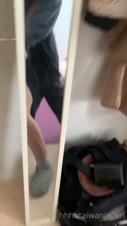 《极品反差淫妻泄密》露脸才是王道！推特温柔贤惠型娇妻mumi私拍第二季，表里不一大玩性爱，调教露出道具 截图16