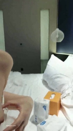 23岁校花【橙子不甜】酒店约炮 操逼干一整天 精子射人干残 截图9