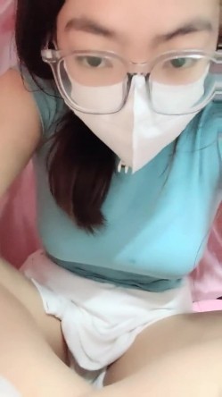 【周导的夏天】学校，教室，厕所，浴室，宿舍，楼梯间，偷偷直播，自慰 截图4