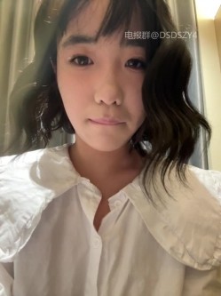 ️极品反差甜妹【lucy2027】表情非常可爱的学生妹趁着没人在教室和厕所自慰 截图3