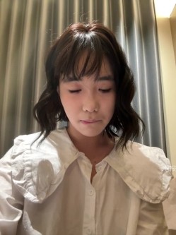 ️极品反差甜妹【lucy2027】表情非常可爱的学生妹趁着没人在教室和厕所自慰 截图6