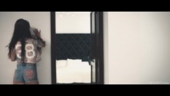 sexart.17.12.08.emylia.argan.and.taylor.sands.hair.episode.5.breakthrough.mp4 截图9