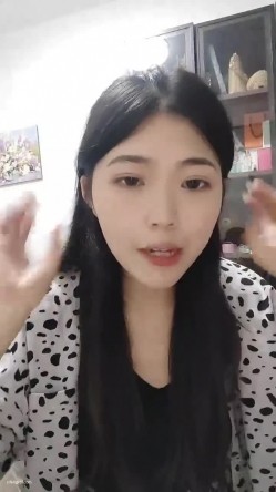 【七七爱吃饭】清纯反差婊~戴起眼镜真骚~密码房道具自慰 截图11
