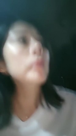 大奶熟女大姐 你鸡吧都不硬还操 吹一下 啊啊用力操我 和大哥玩刺激路边车震 无套内射 大哥紧 截图4