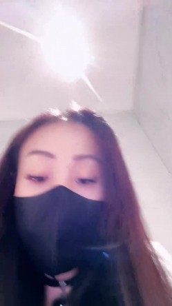 名媛极品黑丝御姐【小夭儿】商场户外~丝袜高跟~跳蛋狂震喷水 截图4