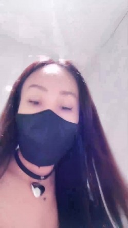 名媛极品黑丝御姐【小夭儿】商场户外~丝袜高跟~跳蛋狂震喷水 截图5