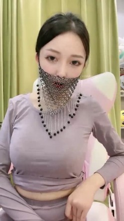 高挑身材长腿车模下海！虽然脸上整了容 但整的挺好看，有点高级感，瑜伽服太修身 显身材了，可惜逼好宽啊 像是生过娃的女人 截图8