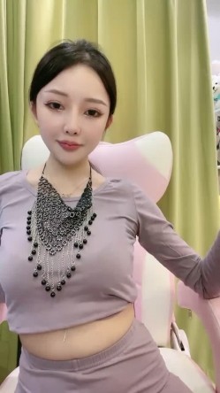 高挑身材长腿车模下海！虽然脸上整了容 但整的挺好看，有点高级感，瑜伽服太修身 显身材了，可惜逼好宽啊 像是生过娃的女人 截图13