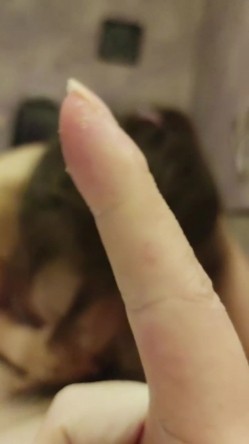 如此卖力的李阿姨，超棒的口活，每次到她的美容店都必来一发，狠狠按住她的头，全射进她嘴里！ 截图6