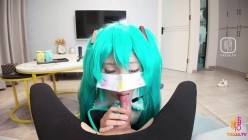 初音未来唤醒服务 足交玩弄口爆吞精 深插妹妹蜜穴内射-明纱•悠子 截图6