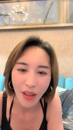 坐标魔都，淫荡的姐妹花，【少妇可同城可空降】，极品美少妇拉闺蜜下海，2女服侍一男，哪个男人忍得了，逼逼都要被干肿了 截图1