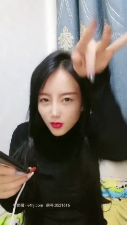 国产小宝贝全程露脸火辣身材颜值女神，性感的脱衣艳舞甩奶电臀很是诱惑，自己揉捏骚奶子骚穴特写展示呻吟可射 截图4