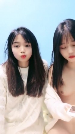 叛逆少女拉美乳闺蜜下海 ！这个闺蜜奶子真漂亮 截图3