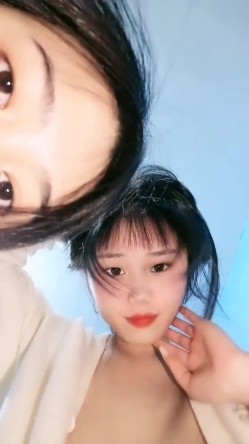 叛逆少女拉美乳闺蜜下海 ！这个闺蜜奶子真漂亮 截图10