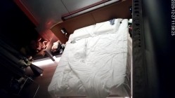 天眼酒店偷拍 颜值美女被喜欢舔逼的渣男拿下 截图4