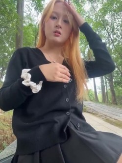 ️颜值主播【yuki_june】新人超高颜值黄发大眼睛美女、完美身材、户外商场真实漏出喷水 截图9
