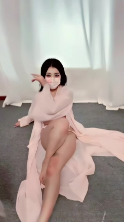 青春无敌，抖音风艺校美少女【杨晓花】定制福利，露脸露点，各种热门BGM裸舞 截图8