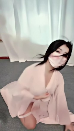 青春无敌，抖音风艺校美少女【杨晓花】定制福利，露脸露点，各种热门BGM裸舞 截图12