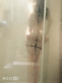 网红人气少女隔壁小姐姐VIP超大尺度私拍之15k粉丝福利 原版超清合集 截图11
