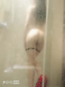 网红人气少女隔壁小姐姐VIP超大尺度私拍之15k粉丝福利 原版超清合集 截图12