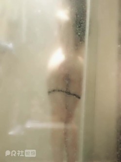 网红人气少女隔壁小姐姐VIP超大尺度私拍之15k粉丝福利 原版超清合集 截图13